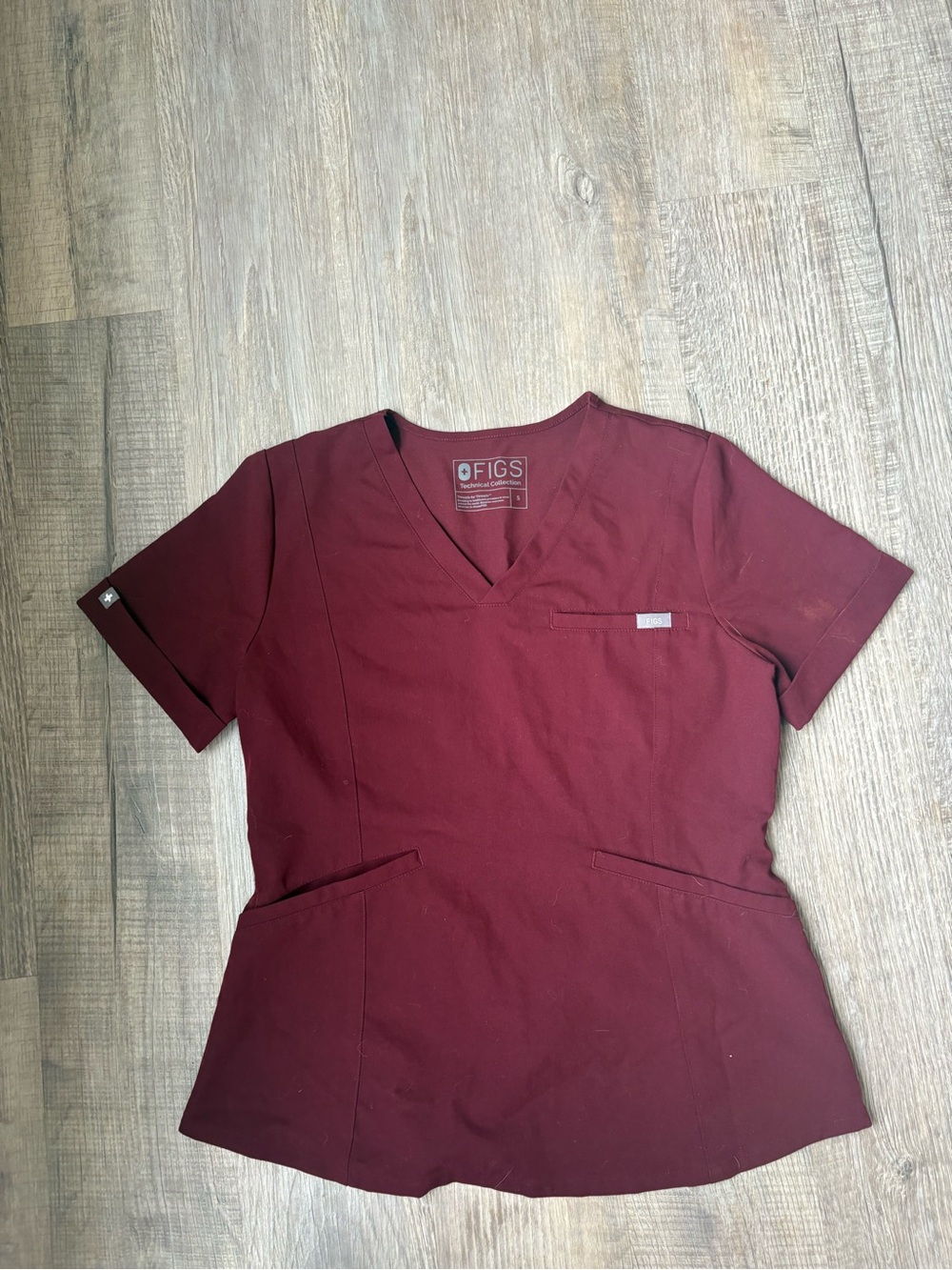 Figs Women's Jogger Scrub Set in Burgundy - Picture 4 of 6